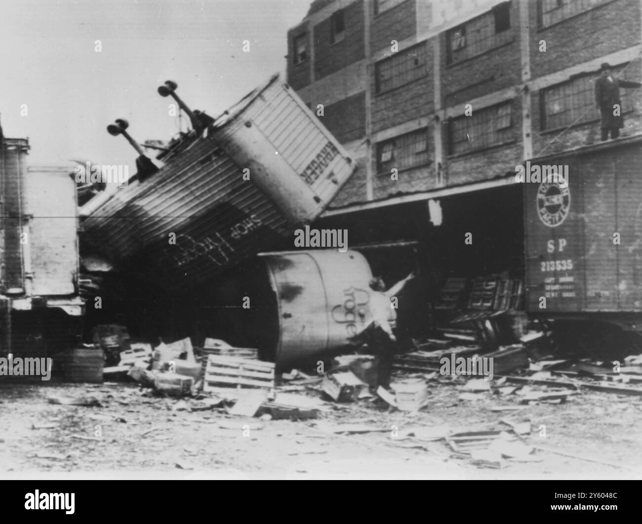 AFTERMATCH OF TORNADO IN CHICAGO 6 MARCH 1961 Stock Photo