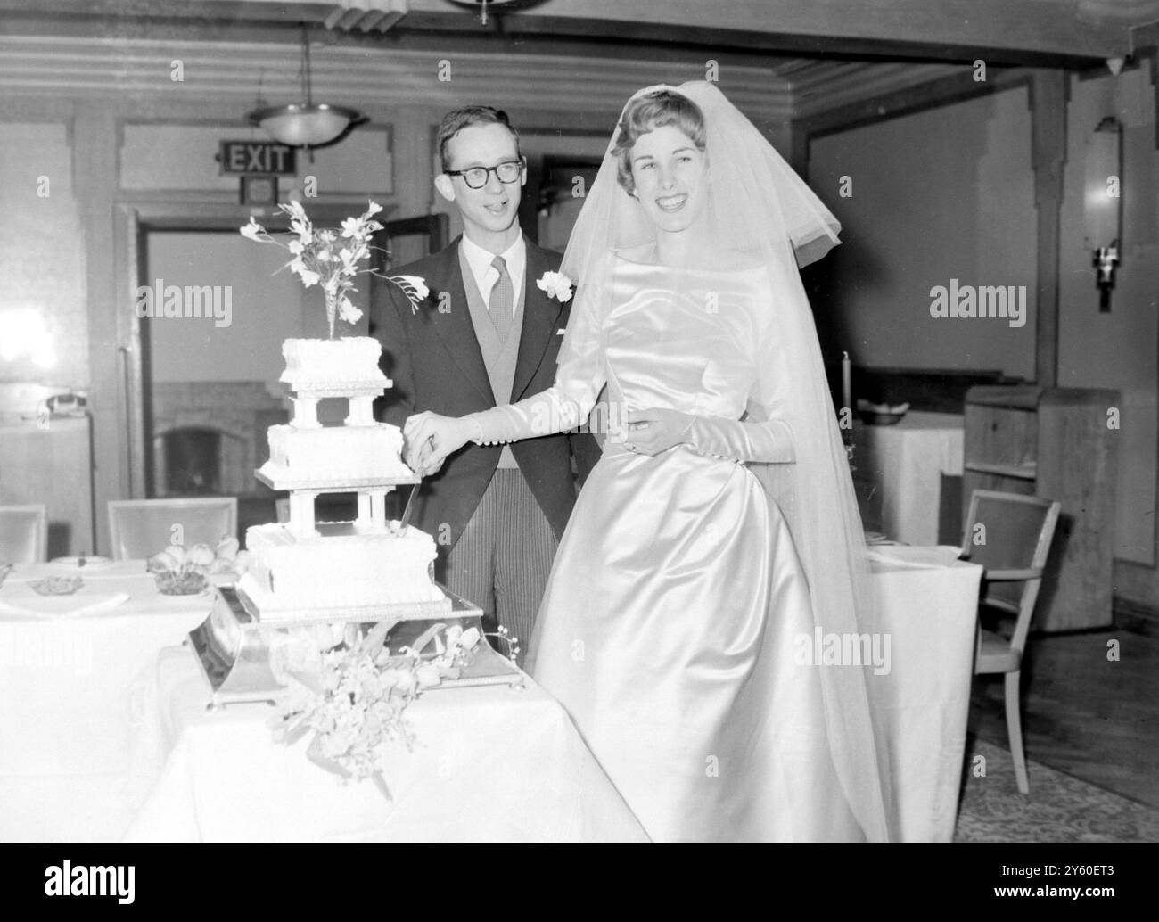 elizabeth-akeley-wedding-honestweddingadvice