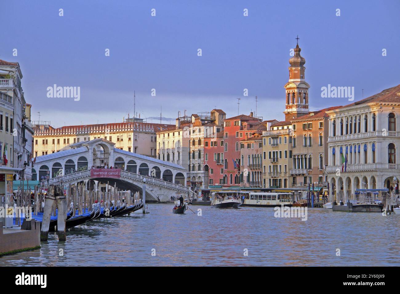 Aoihrraan 1,5x1m Italy Town Backdrop Italian Venice Water City Rialto Bridge Gondolas Canal Historical Culture Scenery Photography Background Travel Children Kids Adults Portrait Photo Studio Props - View #2