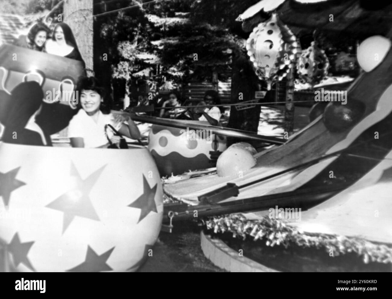 NUNS CHRISTMAS TREE RIDE SANTAS VILLAGE CALIFORNIA 29 NOVEMBER 1960 ...