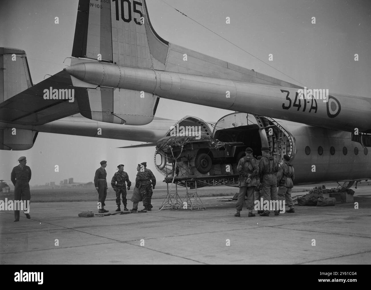 AIR FORCE PARATROOP CARRIER BEING DEMONSTRATED  20 MAY 1960 Stock Photo