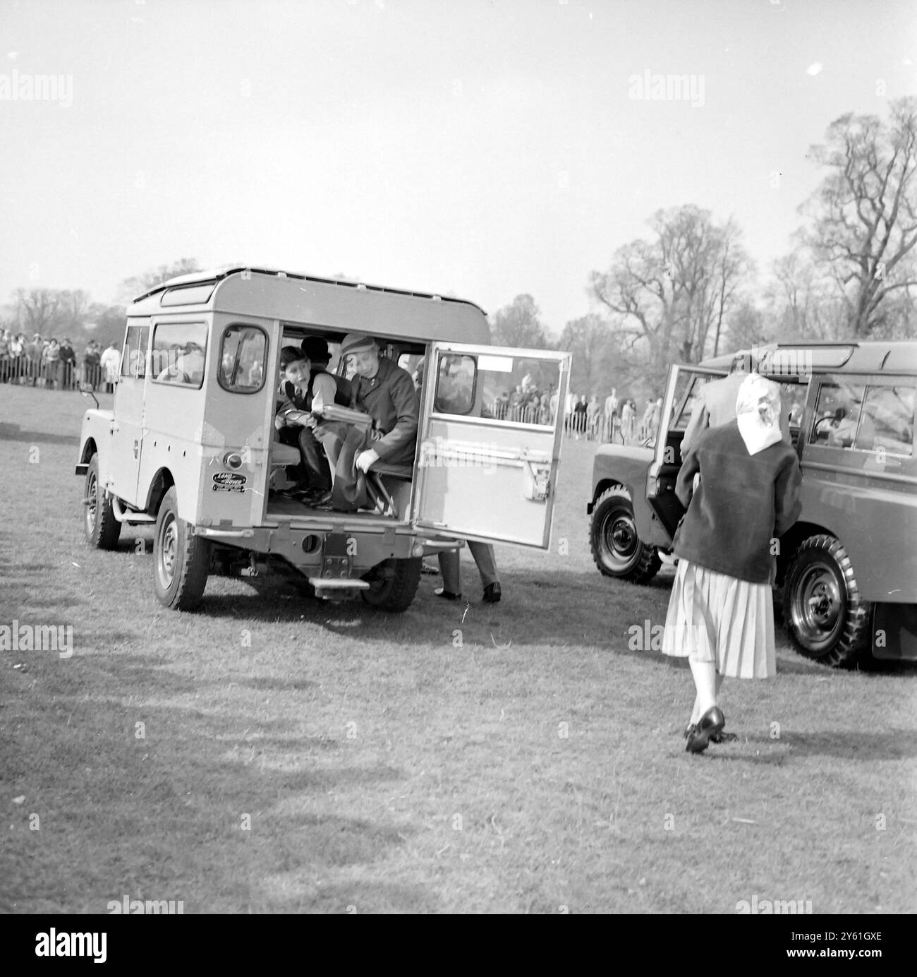 PRINCE CHARLES WITH PRINCESS ANNE SITTING IN LAND ROVER BADMINGTON  22 APRIL 1960 Stock Photo