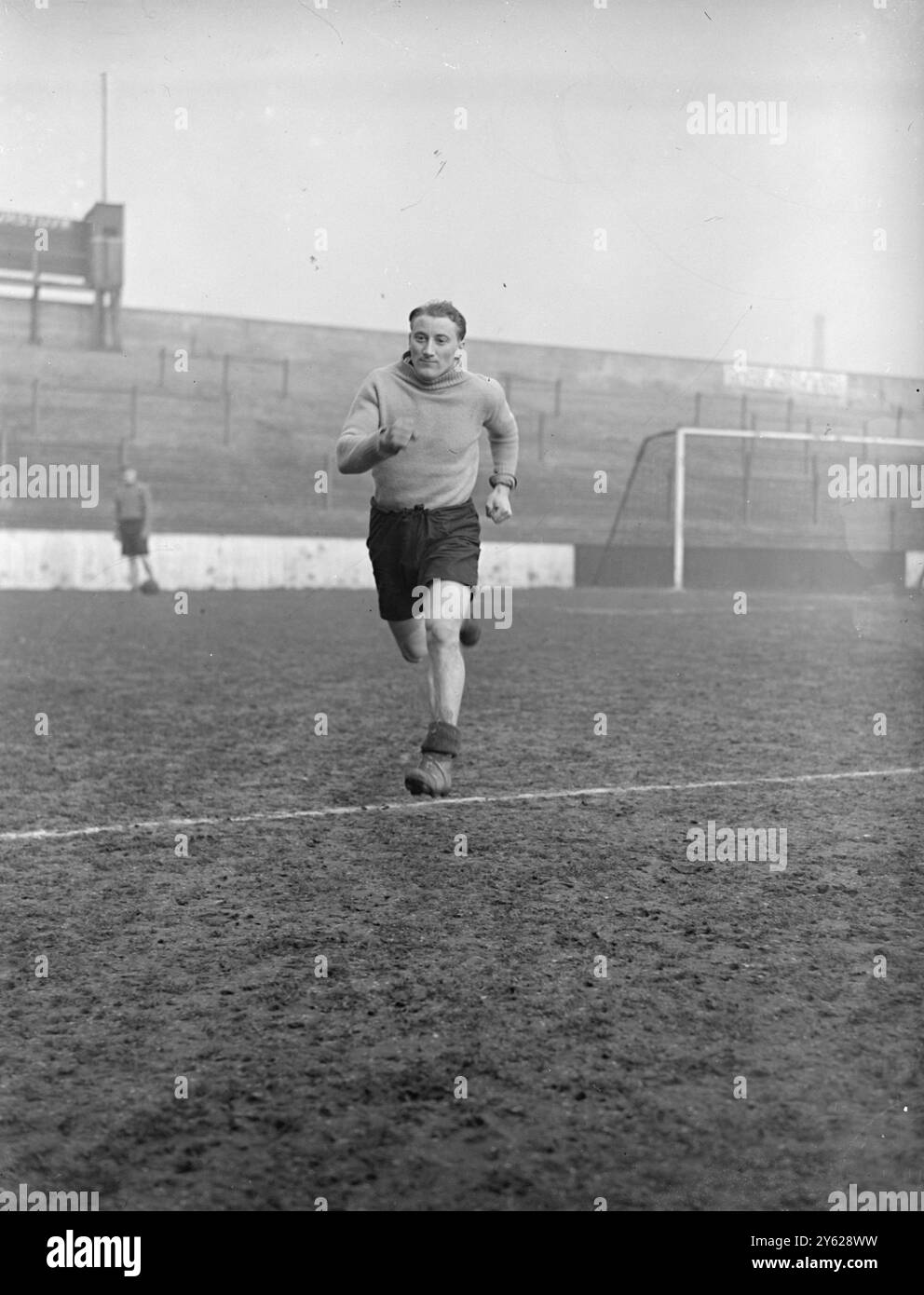 Queen's park rangers 1940s hi-res stock photography and images - Alamy