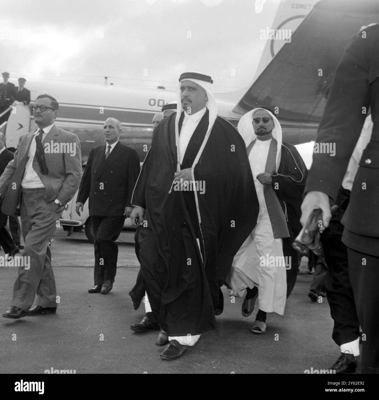 THE SHEIKH OF QATAR THANI AHMED AT LONDON AIRPORT /   4 JULY 1961 Stock Photo