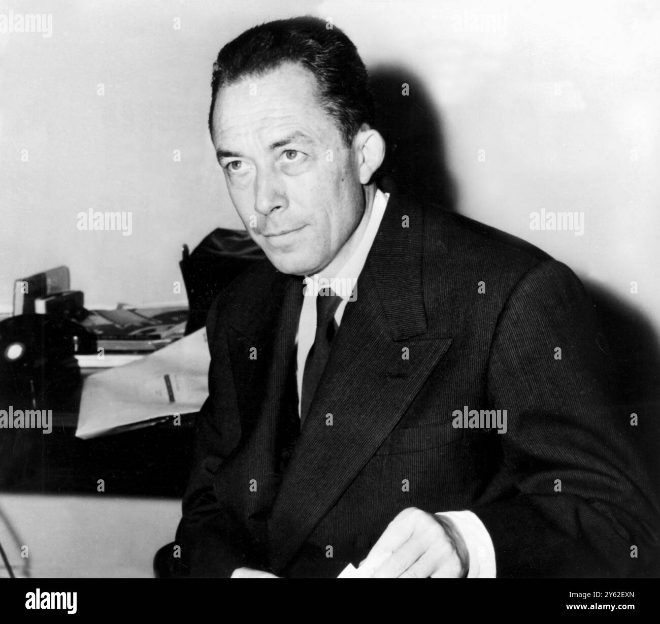 Albert camus 1957 Black and White Stock Photos & Images - Alamy Albert camus 1957 Black and White Stock Photos & Images - Alamy