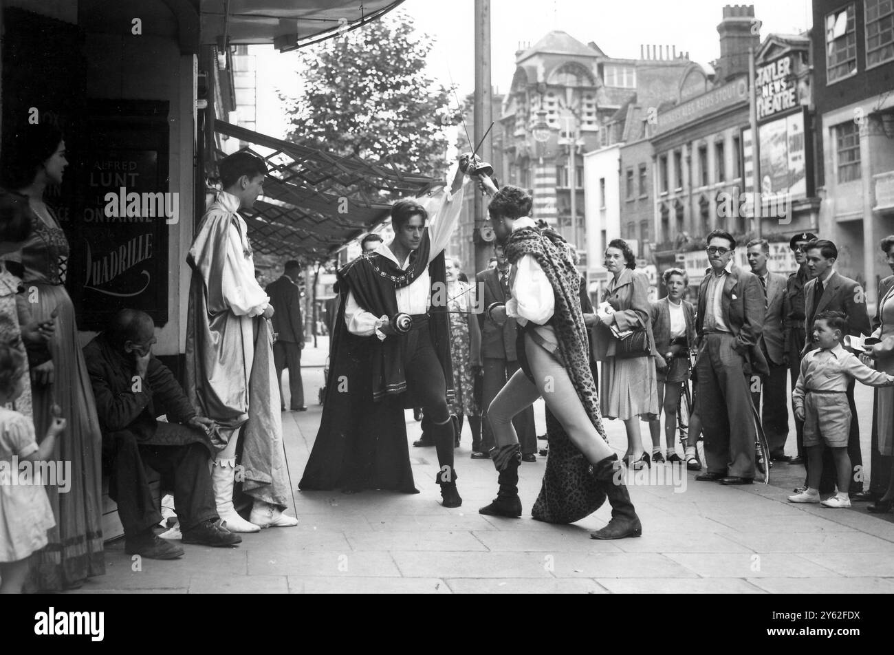 ROMEO AND JULIET by William Shakespeare John Barton (Mercutio) Peter