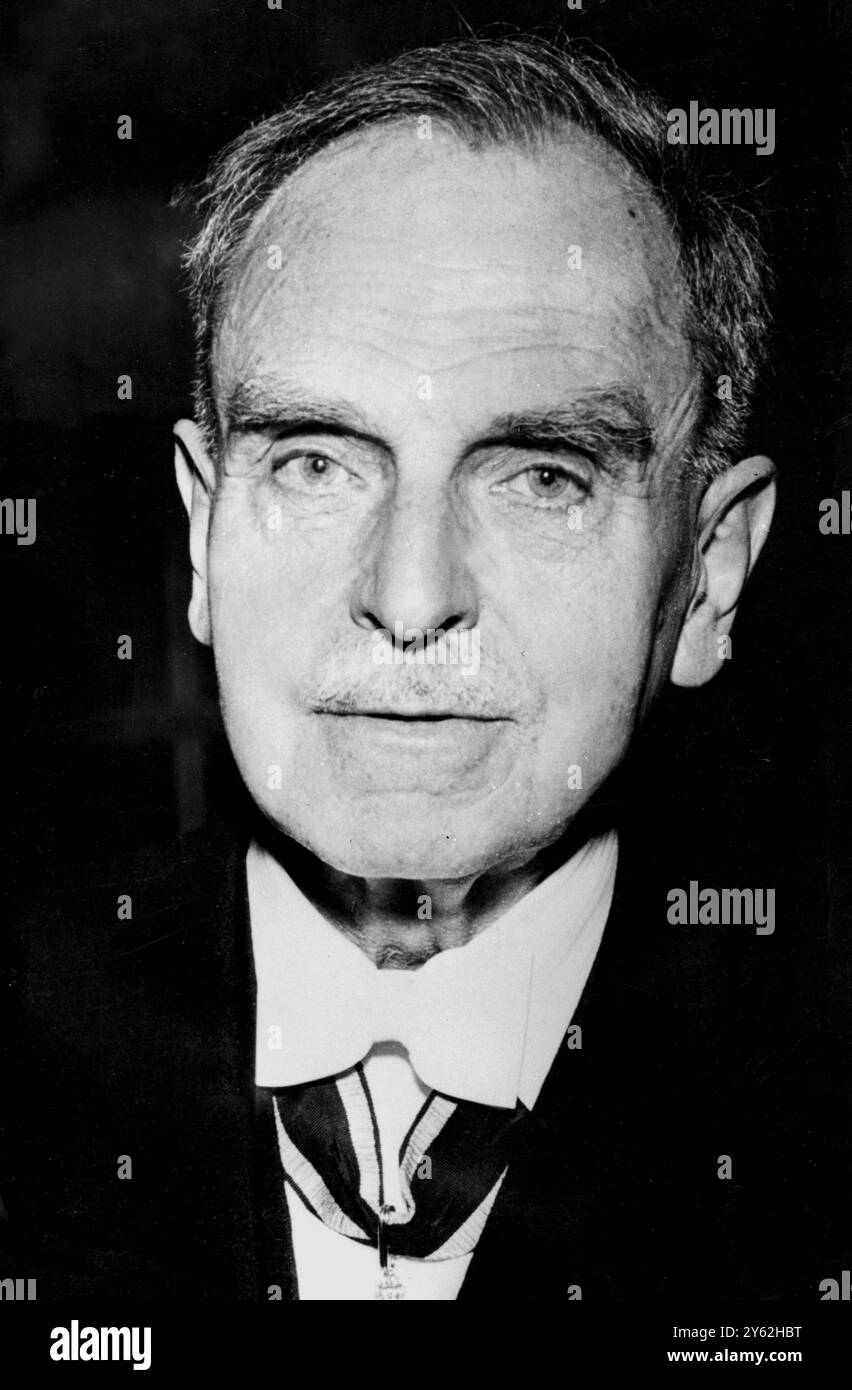 Professor Otto Hahn, German radiologist, research worker in radio-activity and applied radio chemistry. Said to be the first man to split the atom. Discoverer of radioactive substances, Radiathor, Mesorhorium, etc. Nobel Prize winner. In picture is wearing the insignia of the Pour la Merite Order (Civil Class). October 1957 Stock Photo