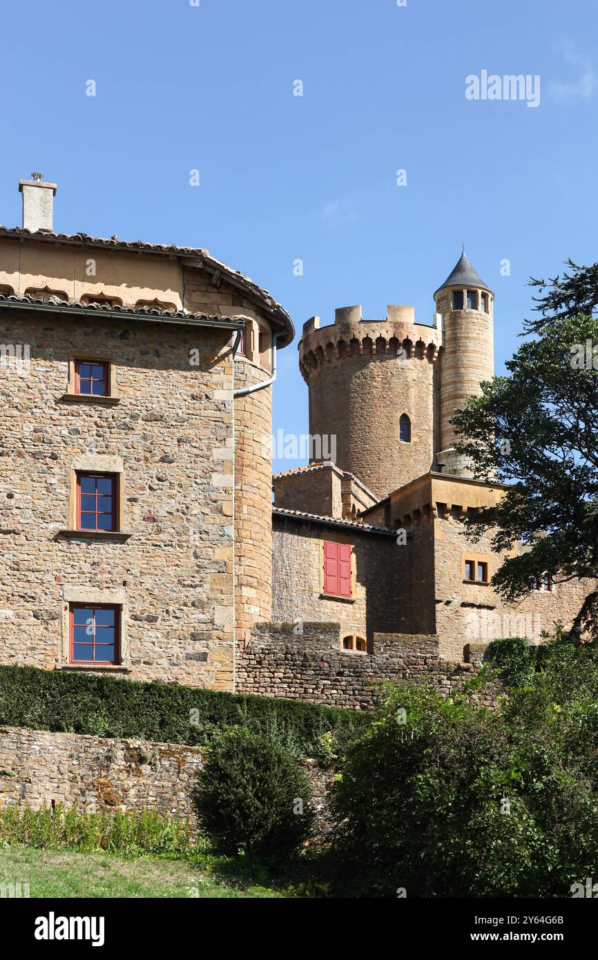Rural Medieval Castle France Fortification Hi res Stock Photography And rural-medieval-castle-france-fortification-hi-res-stock-photography-and