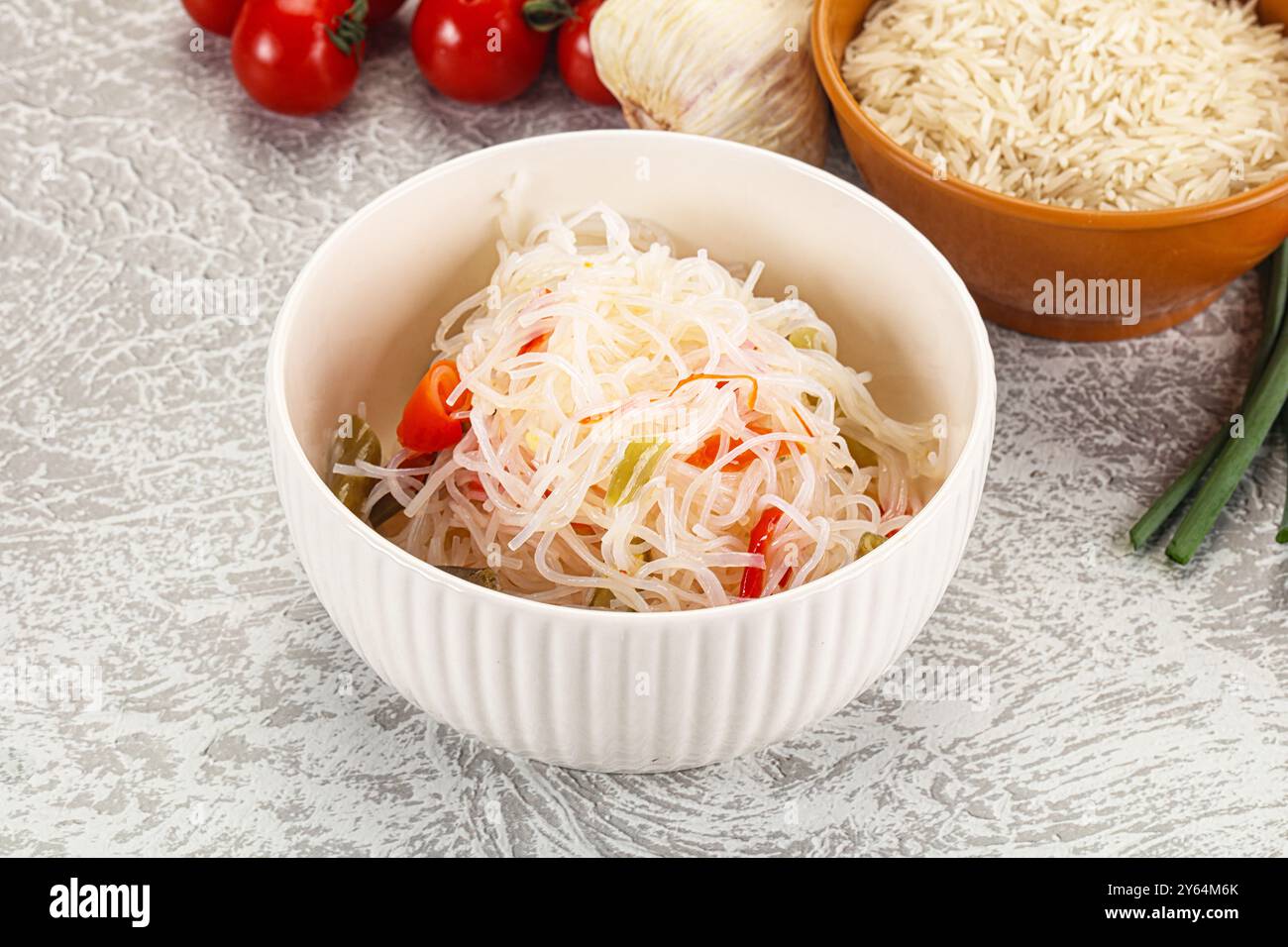 Asian cuisine - glass rice noodle with vegetables Stock Photo - Alamy