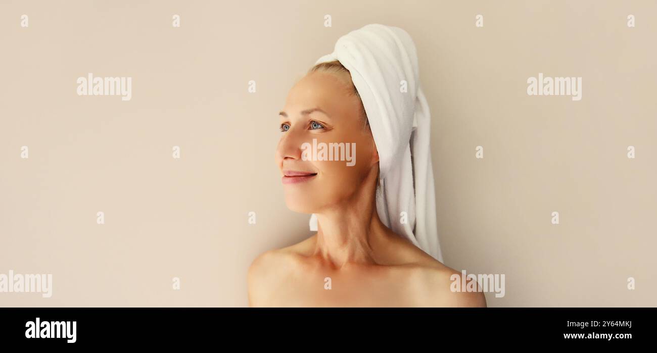 Mature woman shower hi-res stock photography and images - Alamy