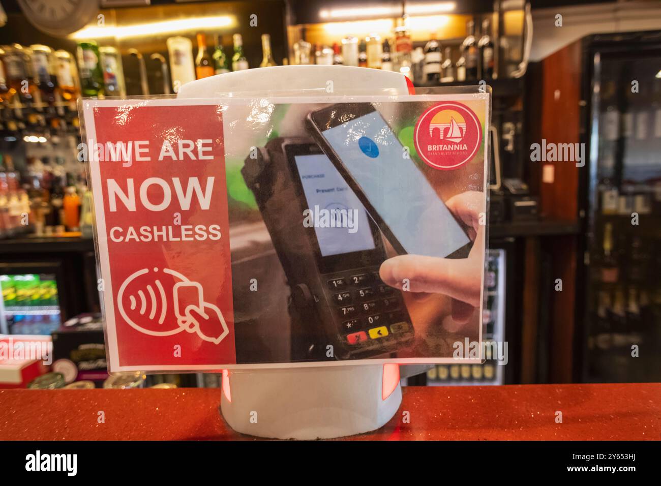 We are now cashless hi-res stock photography and images - Alamy