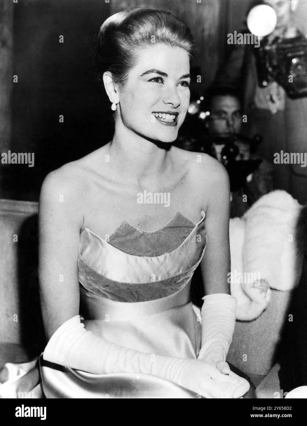 Grace Kelly named the best dressed woman of 1956 by the Couture Group of  the New York Dress institute Stock Photo - Alamy