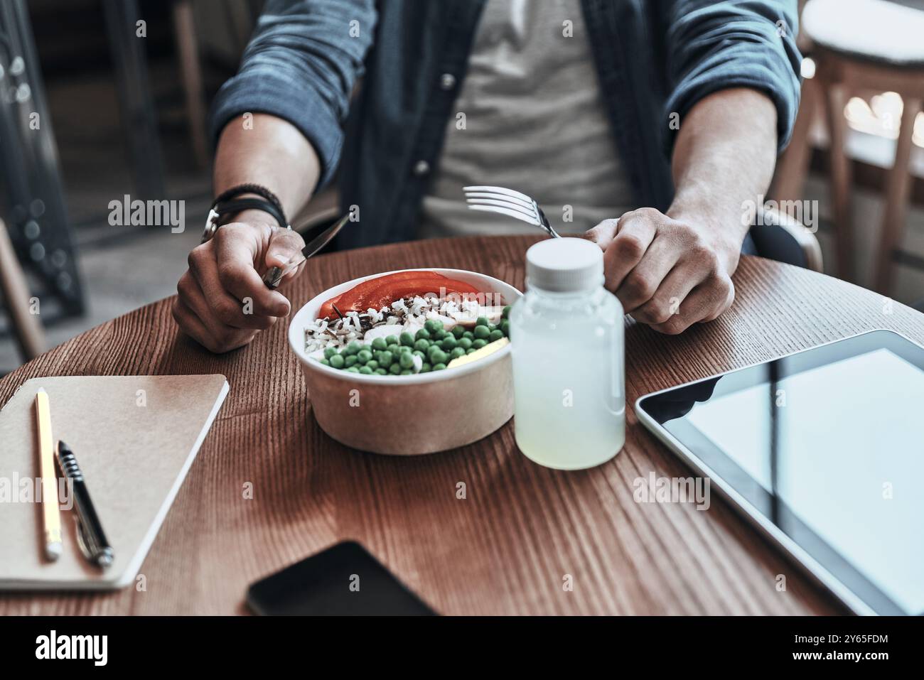 Human hand holding knife fork hi-res stock photography and images - Alamy