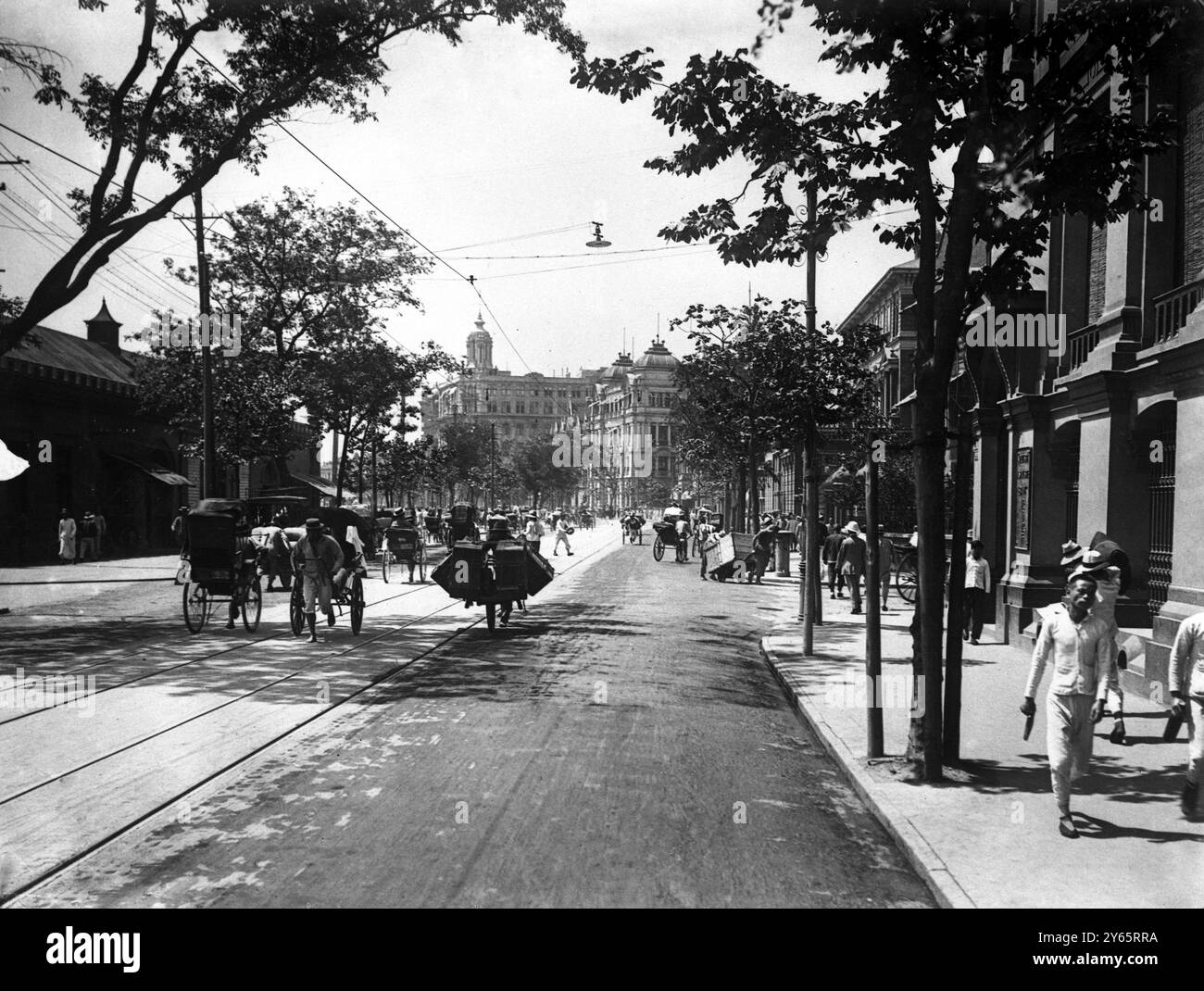 Shanghai A view of the bund Jan 14th 1927 Stock Photo - Alamy