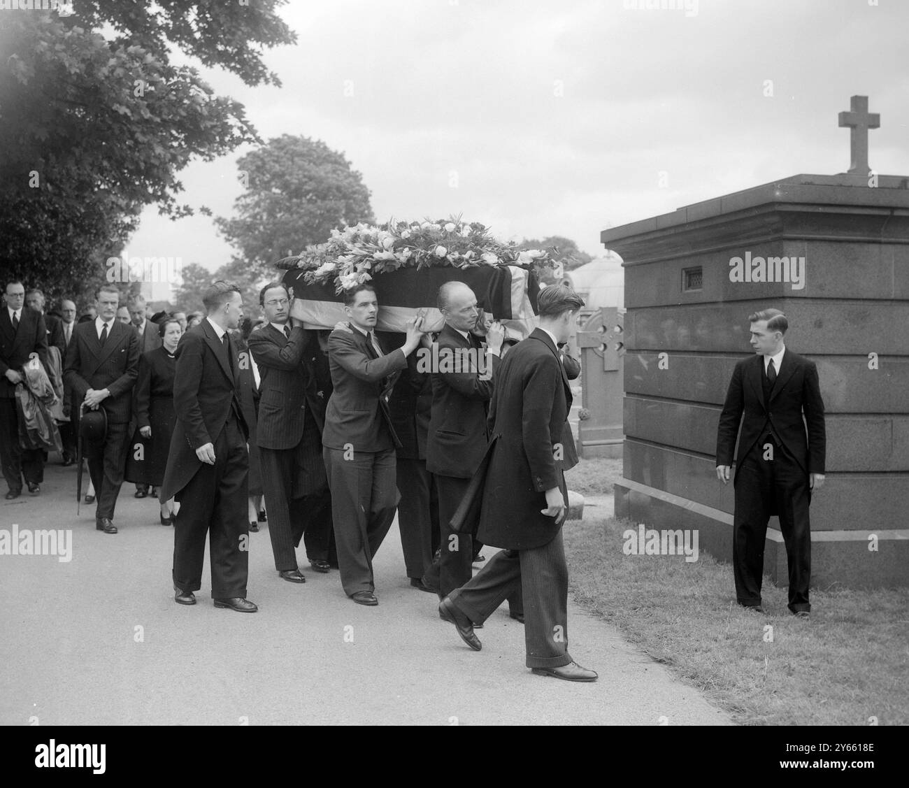 Funeral of Mrs Christine Granville ( Countess Skarbek ) , secret