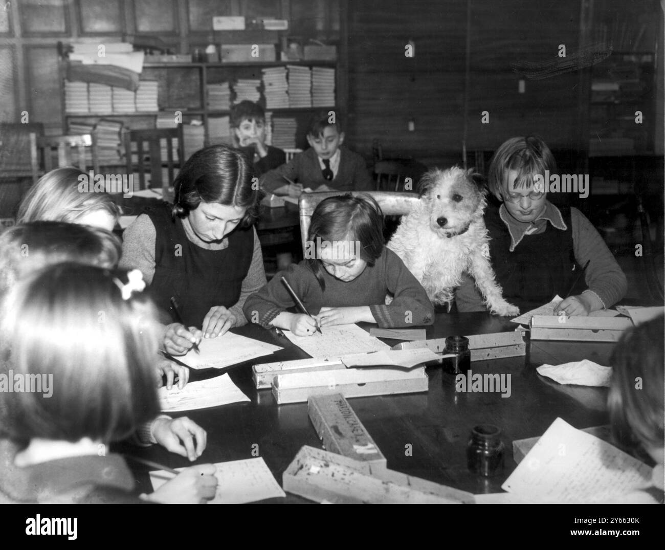 Children evacuated world war hi-res stock photography and images - Alamy
