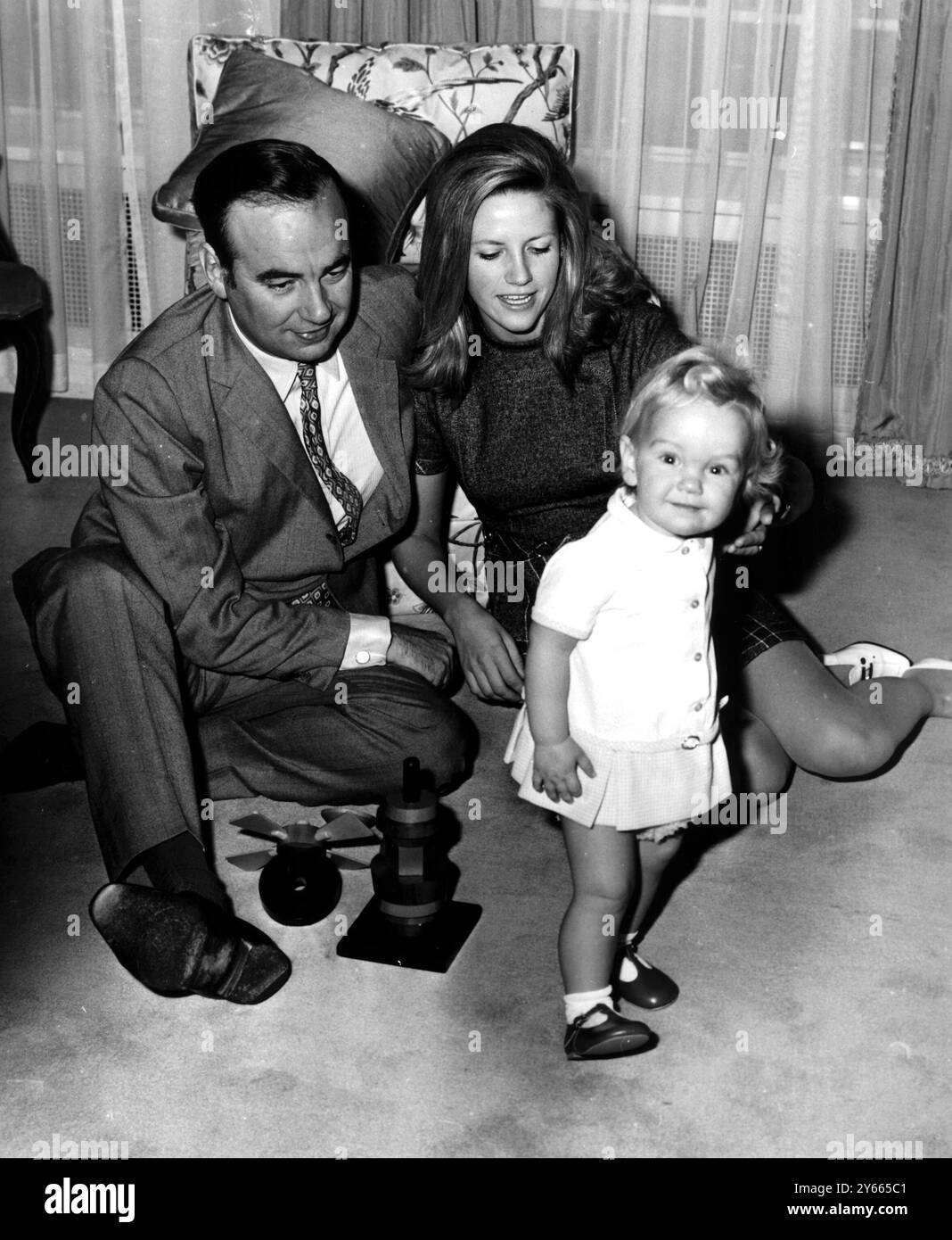 Rupert Murdoch with his wife and child Elizabeth 1969 Stock Photo - Alamy