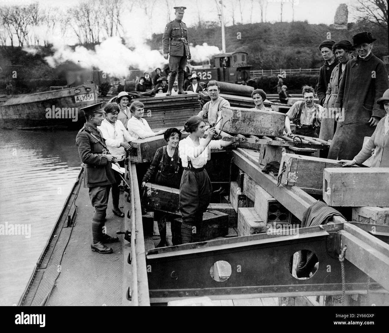 World war one material Black and White Stock Photos & Images - Alamy