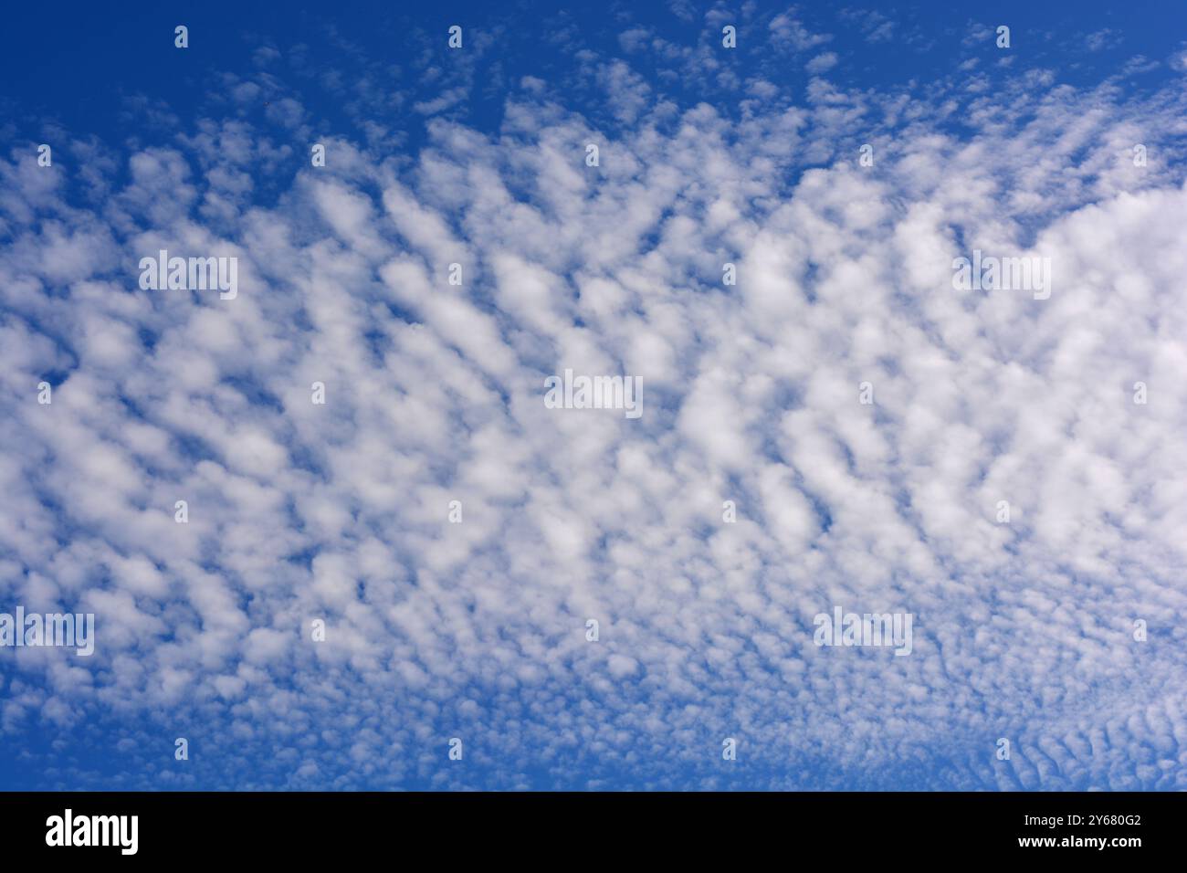 Altocumulus sky air weather hi-res stock photography and images - Alamy