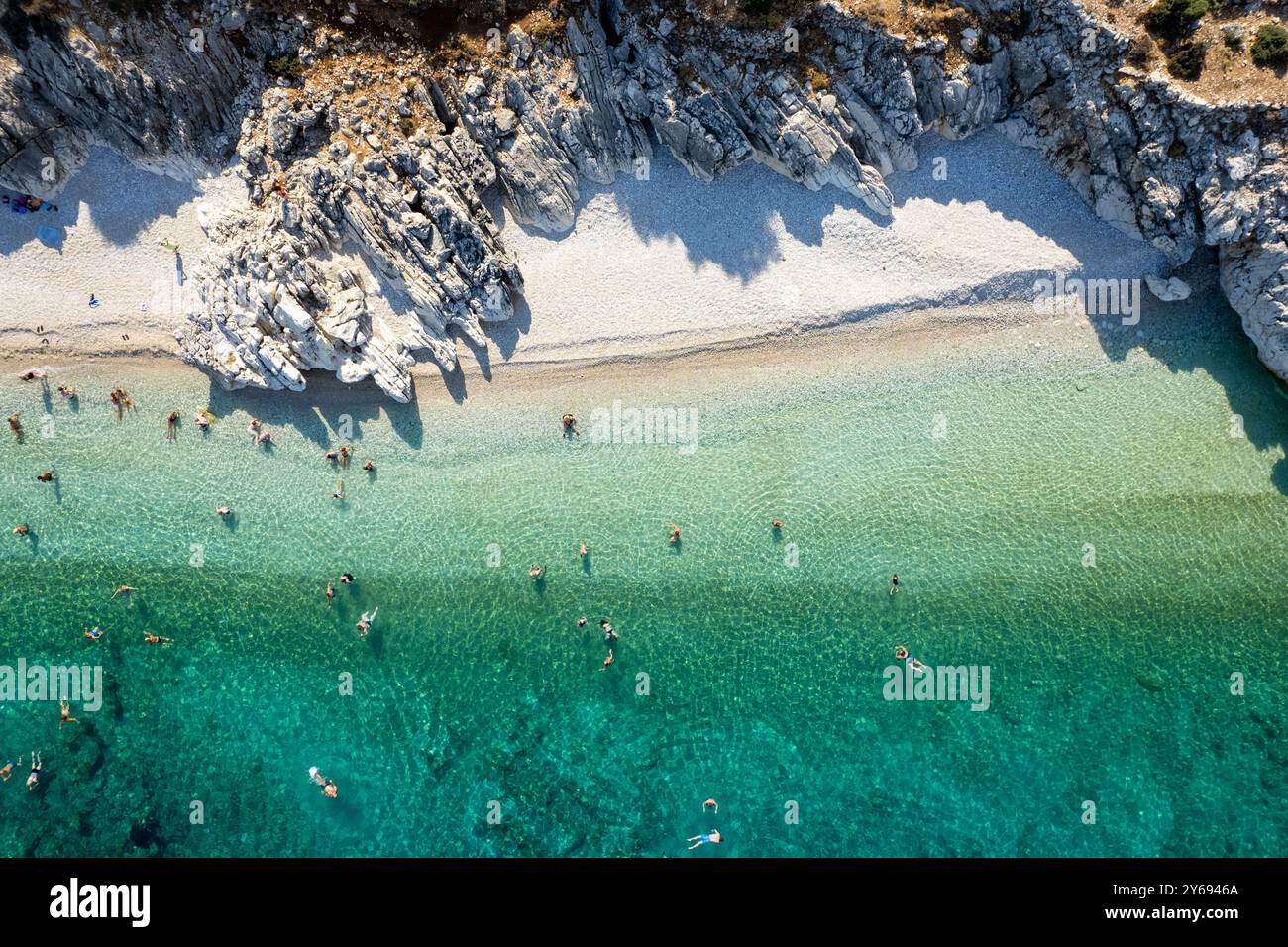 Top view tropical beach crystal hi-res stock photography and images - Alamy