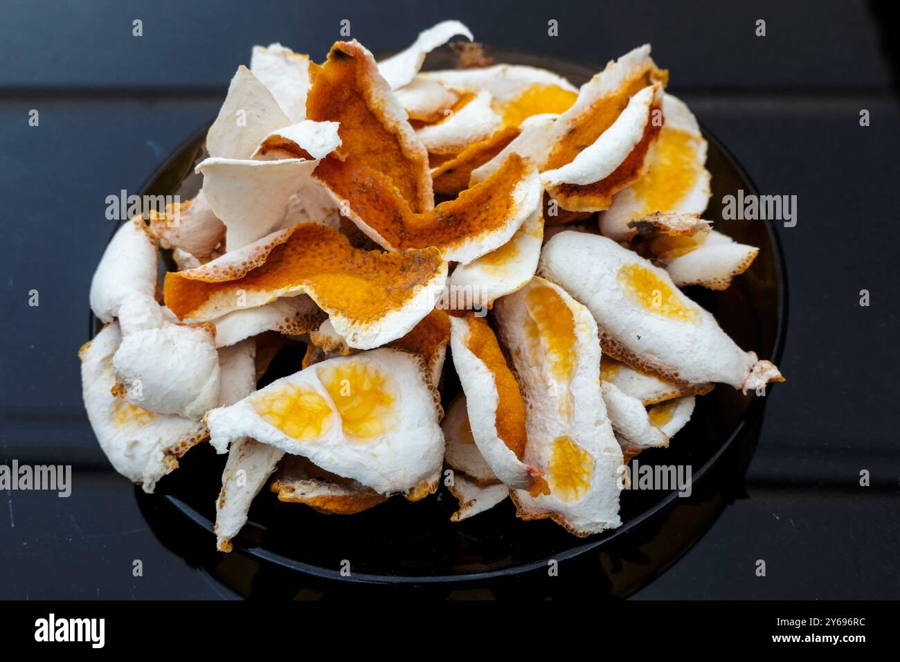 Dry orange fruit peels hi-res stock photography and images - Alamy