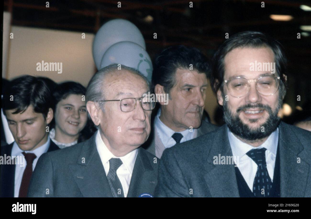 SOLANA , JAVIER. POLITICO ESPAÑOL. MADRID1942 -. DURANTE UN MITIN DEL PSOE  Stock Photo - Alamy