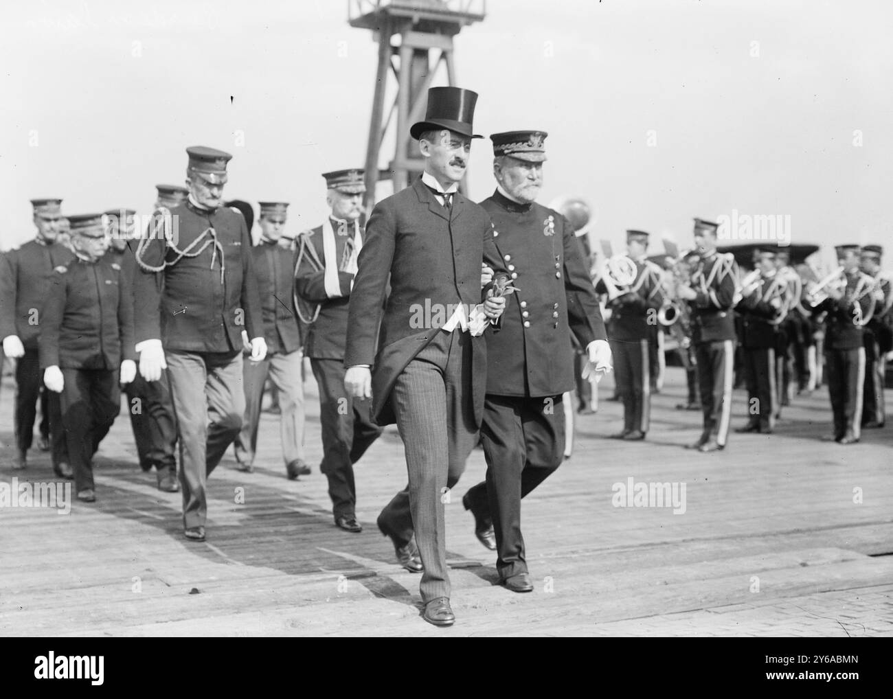 Regular army hi-res stock photography and images - Page 2 - Alamy