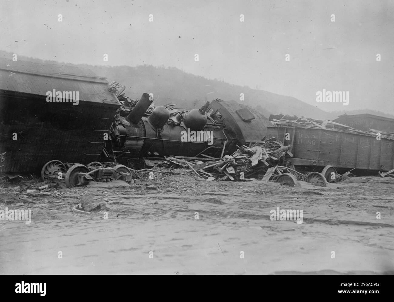 Rr train caught hi-res stock photography and images - Alamy