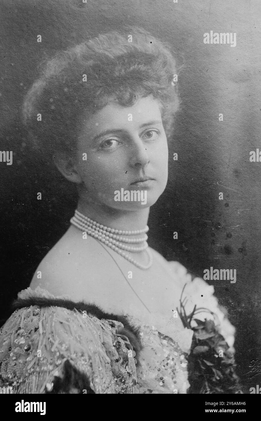 Princess Eitel Frits, Photo shows Princess Eitel Frits also known as Duchess Sophia Charlotte of Oldenburg (1879-1964)., between ca. 1910 and ca. 1915, Glass negatives, 1 negative: glass; 5 x 7 in. or smaller. Stock Photo