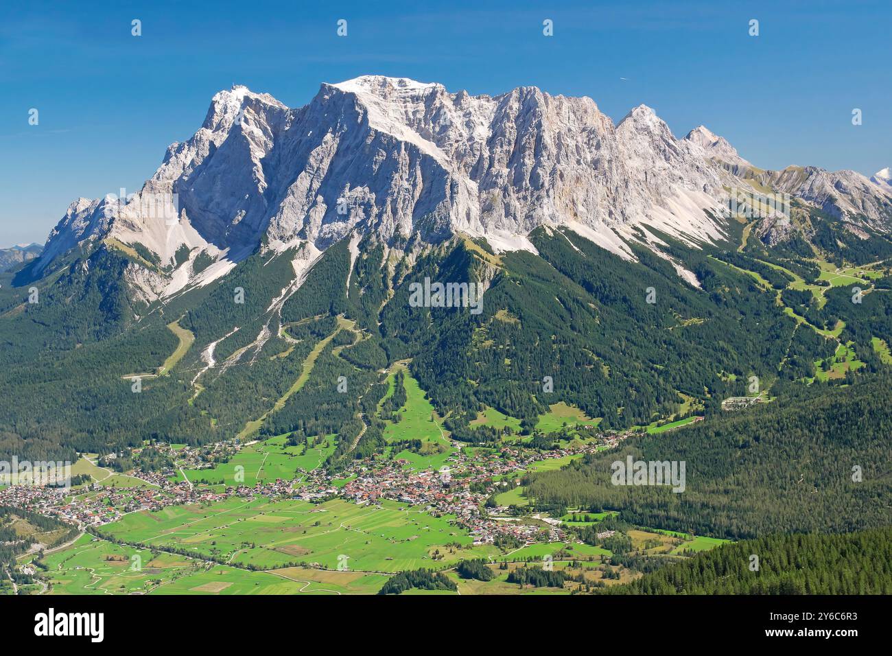 The Zugspitze (2962 m) and the Wetterstein mountains with Ehrwald seen ...