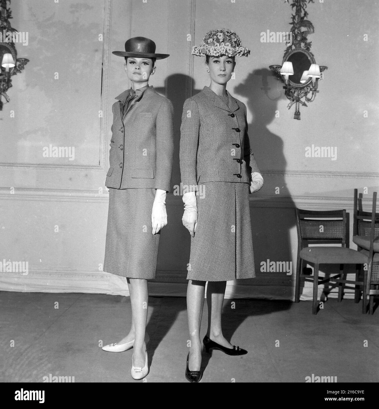 Hardy amies fashion hi-res stock photography and images - Alamy