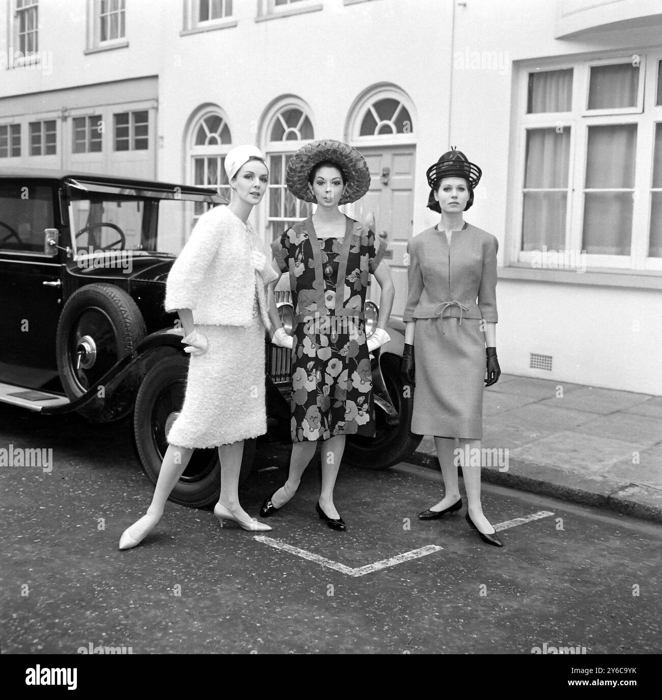 Hardy amies fashion hi-res stock photography and images - Alamy