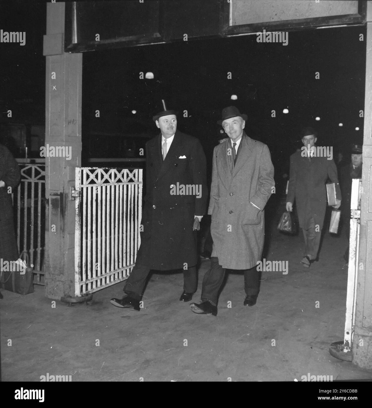 BRITISH PRIME MINISTER LORD ALEC DOUGLAS HOME AT KINGS CROSS STATION IN ...