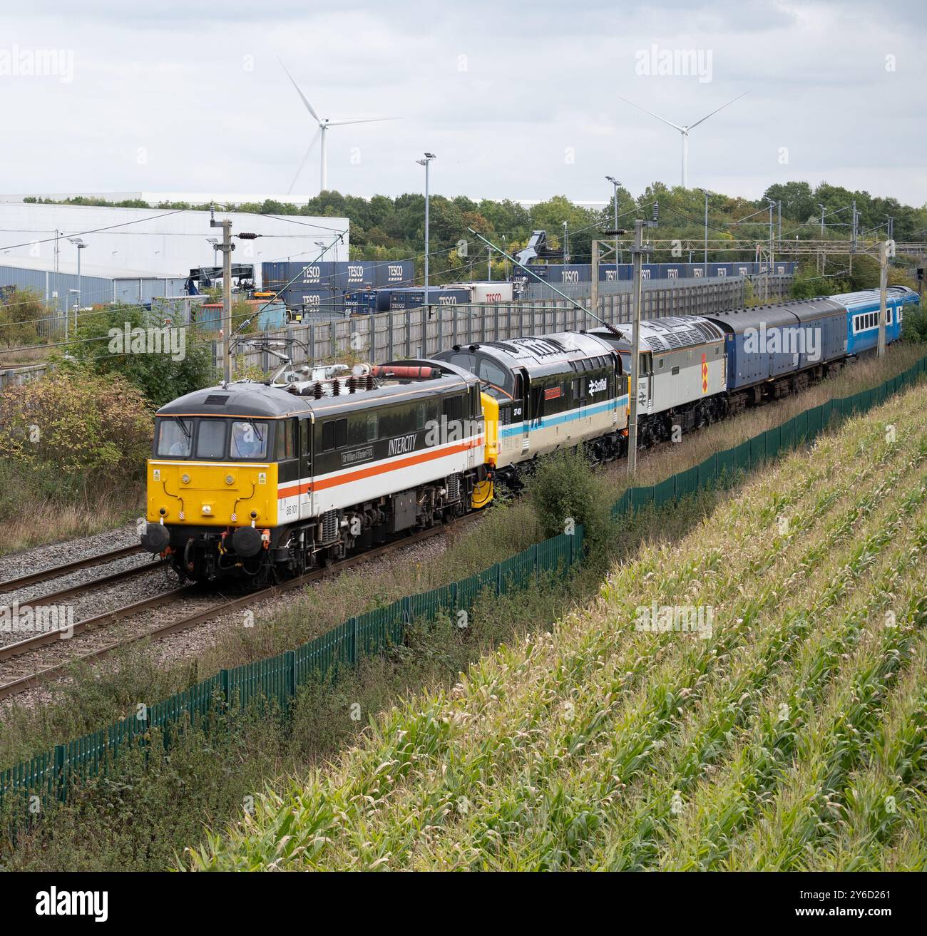 Class 86 locomotive hi-res stock photography and images - Alamy
