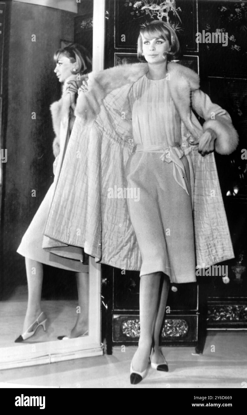 Chanel fashion 1963 hi-res stock photography and images - Alamy