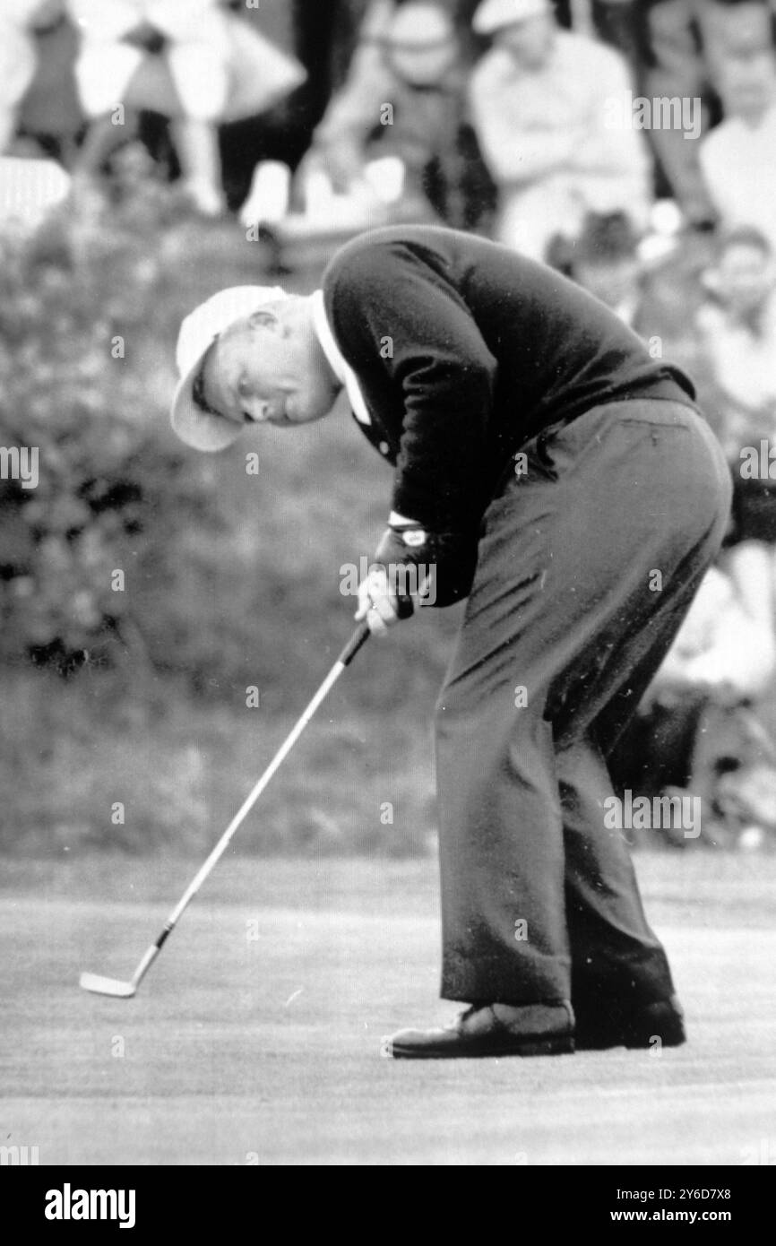 GOLF PLAYER JACK NICKLAUS OF TUSCON IN ACTION AT THE BRITISH OPEN GOLF ...