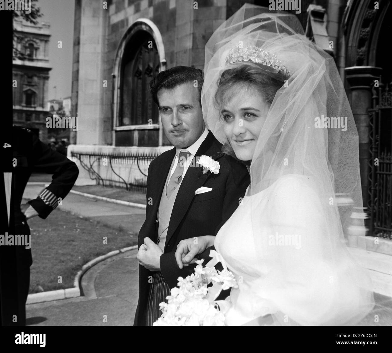 Days of our Lives Spoilers Gallery for July 22: Wedding Daze Blows Up Lives  - Soap Opera Digest, image size:1300x1171