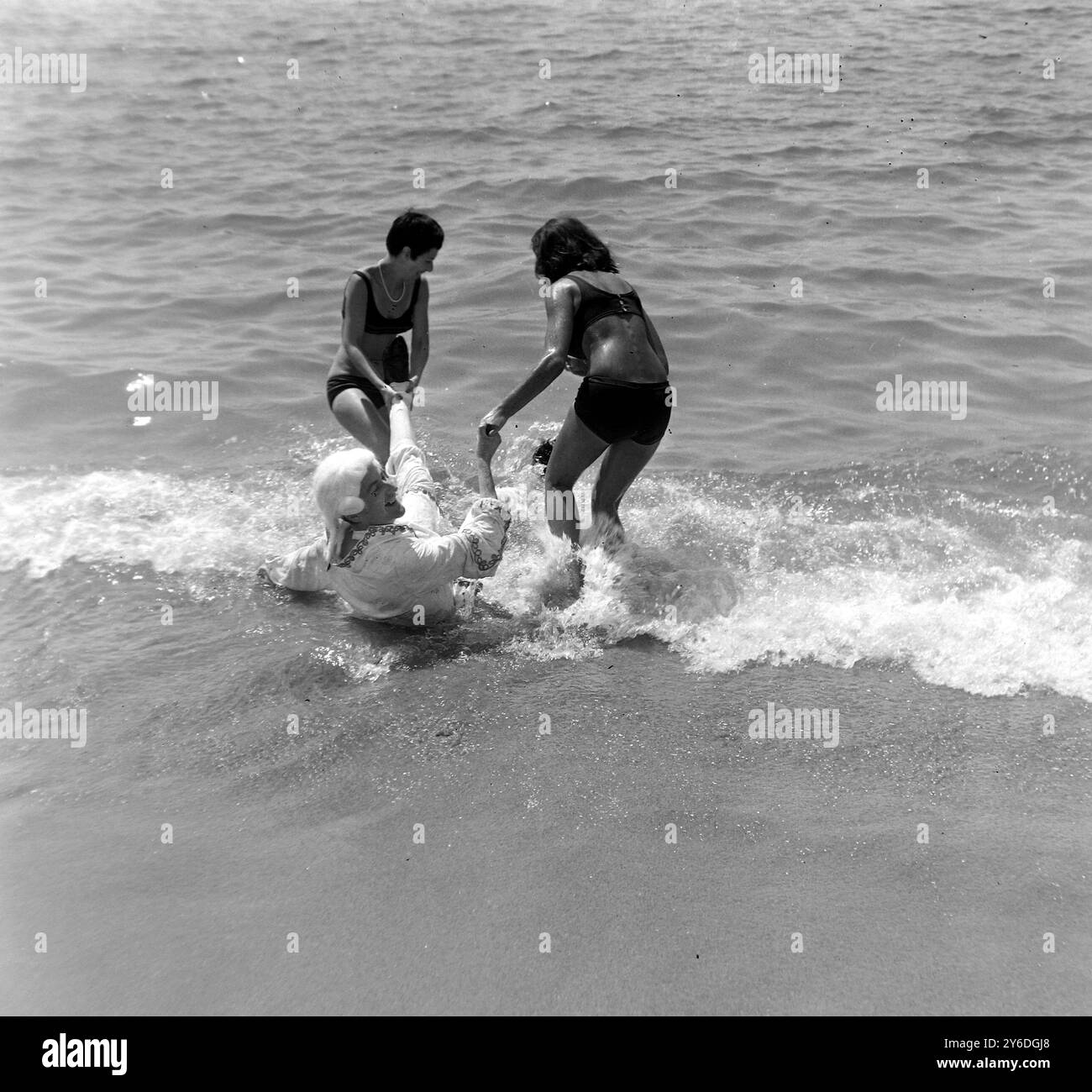 Throw water Black and White Stock Photos & Images - Alamy