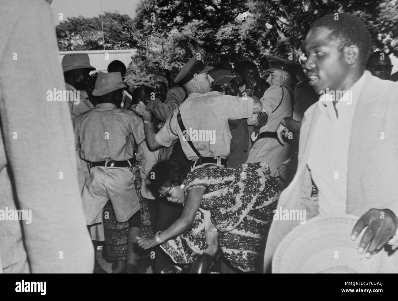 OUTSIDE THE COURT - JOSHUA NKOMO AFTER TRIAL IN RUSAPE  /  ; 4 APRIL 1963 Stock Photo