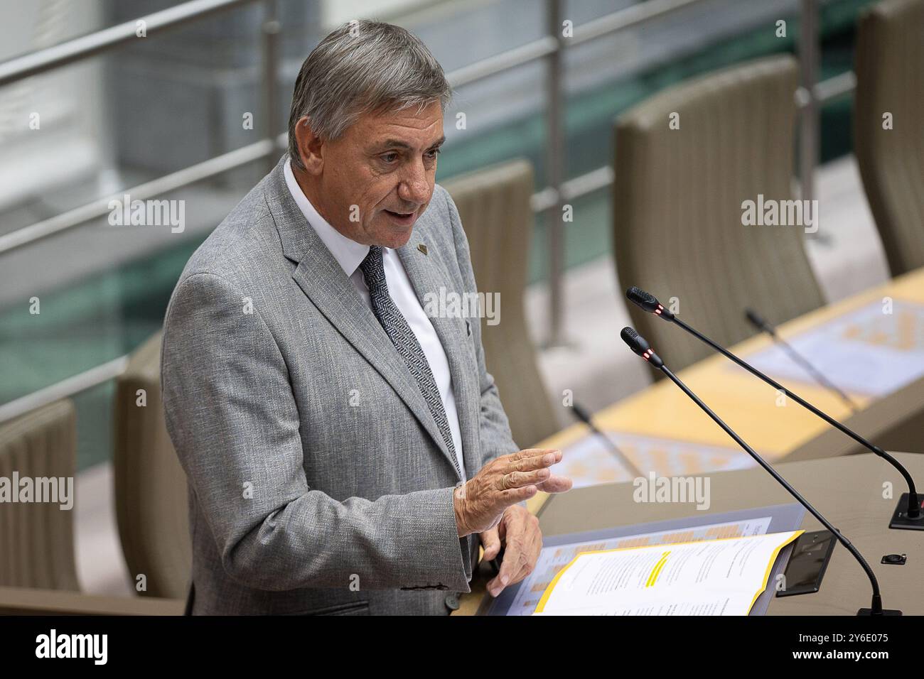 Lembeke, Belgium. 25th Sep, 2024. Flemish Minister President Jan Jambon pictured during a plenary session of the Flemish Parliament in Brussels, Wednesday 25 September 2024. BELGA PHOTO JAMES ARTHUR GEKIERE Credit: Belga News Agency/Alamy Live News Stock Photo