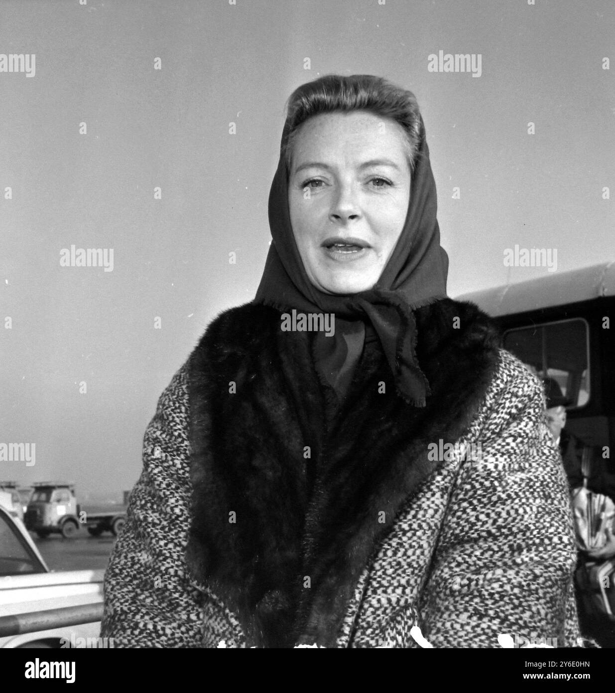 ACTRESS DEBORAH KERR AT LONDON AIRPORT / ; 8 FEBRUARY 1963 Stock Photo