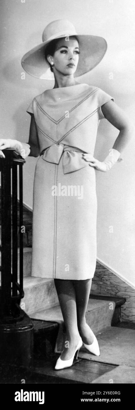 Cocktail dress 1960's hi-res stock photography and images - Alamy