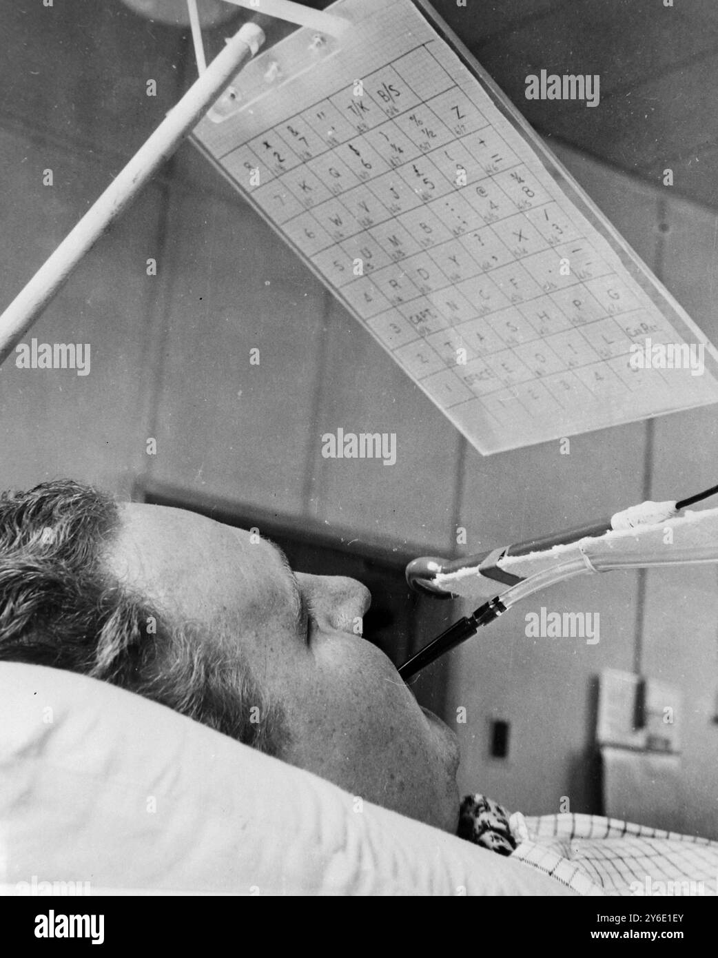 HOSPITAL DISABLE PERSON USING ELECTRIC CONTROLLER IN STOKE MANDEVILLE   ;  28 JANUARY 1963 Stock Photo