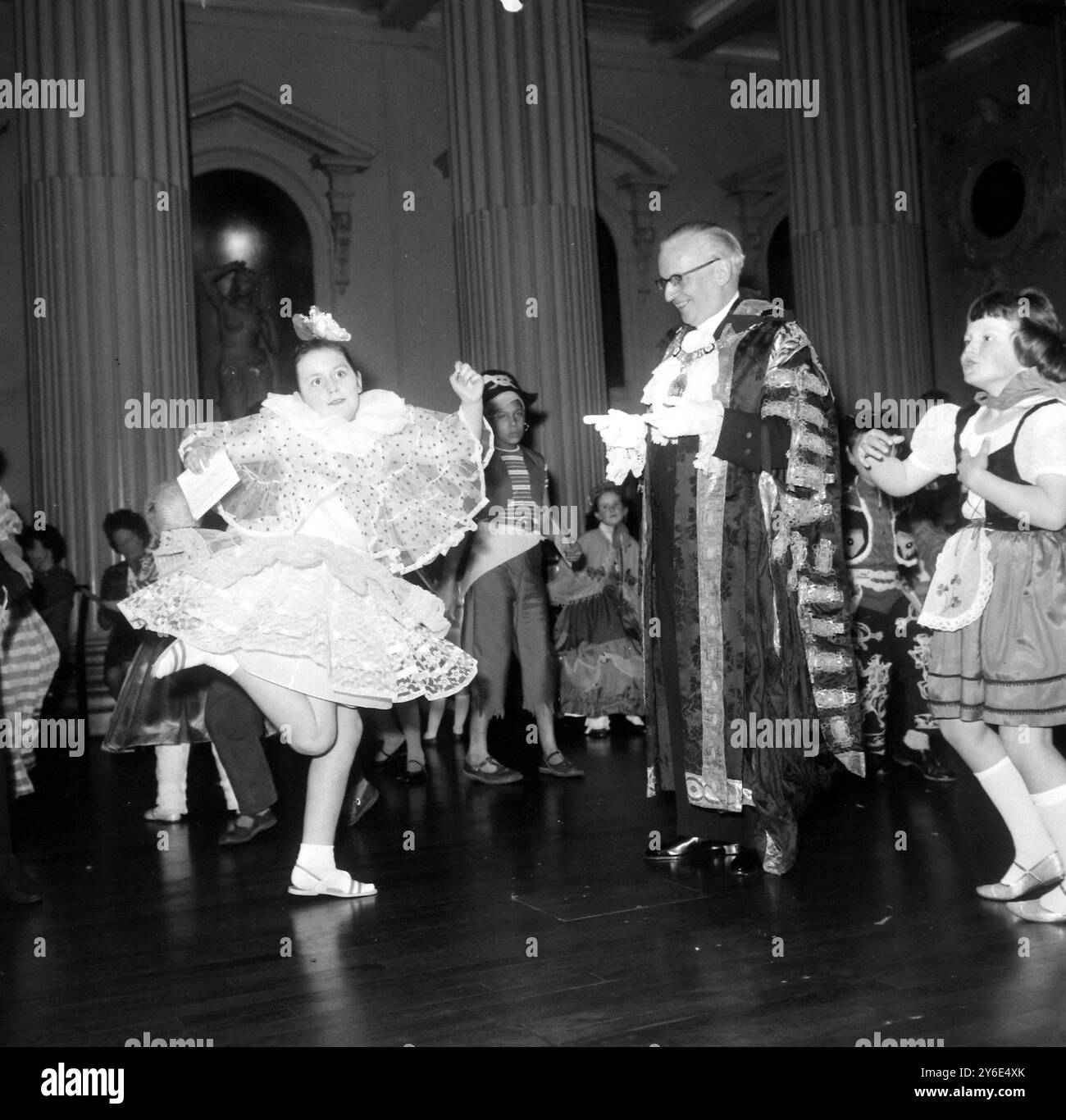 Black Designer Dress for Any Occasion | NewYorkDress, image size:1300x1366