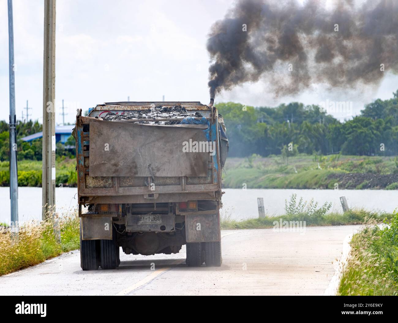 Truck exhaust hi-res stock photography and images - Alamy