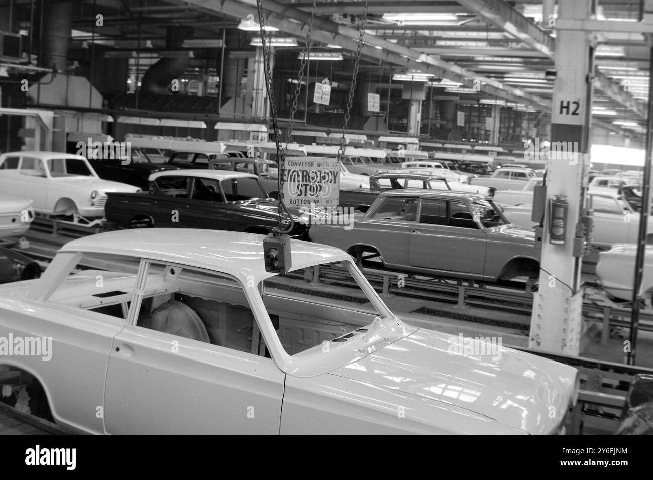 STRIKES EMERGENCY STOP SIGN FORDS WORKSHOP IN DAGENHAM ; 24 OCTOBER ...