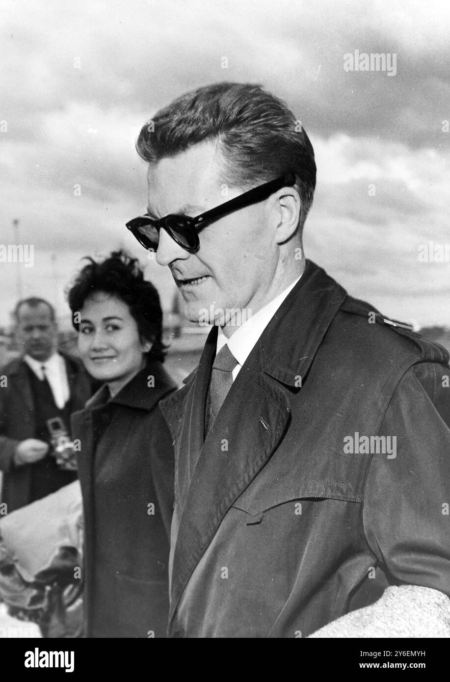 ANDREW CONDRON AT HELSINKI AIRPORT WITH WIFE AND SON / ; 16 OCTOBER ...