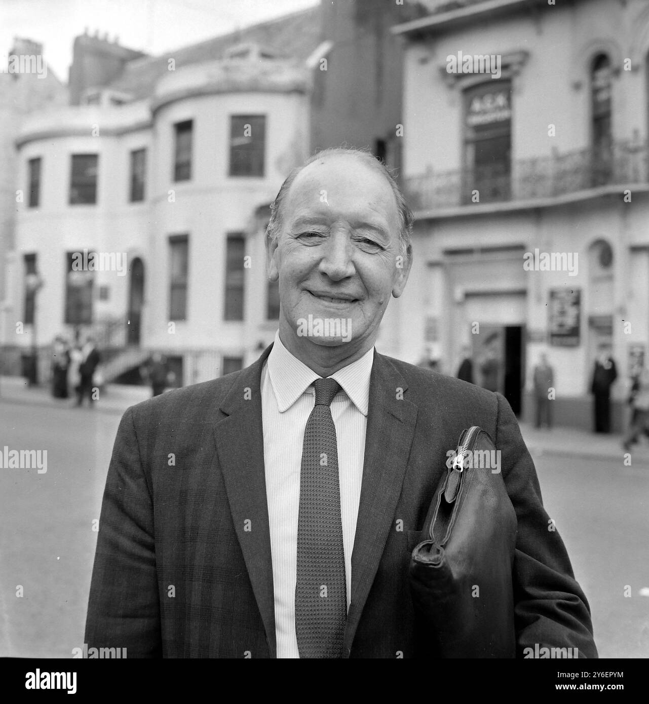 1960 robert edwards hi-res stock photography and images - Alamy