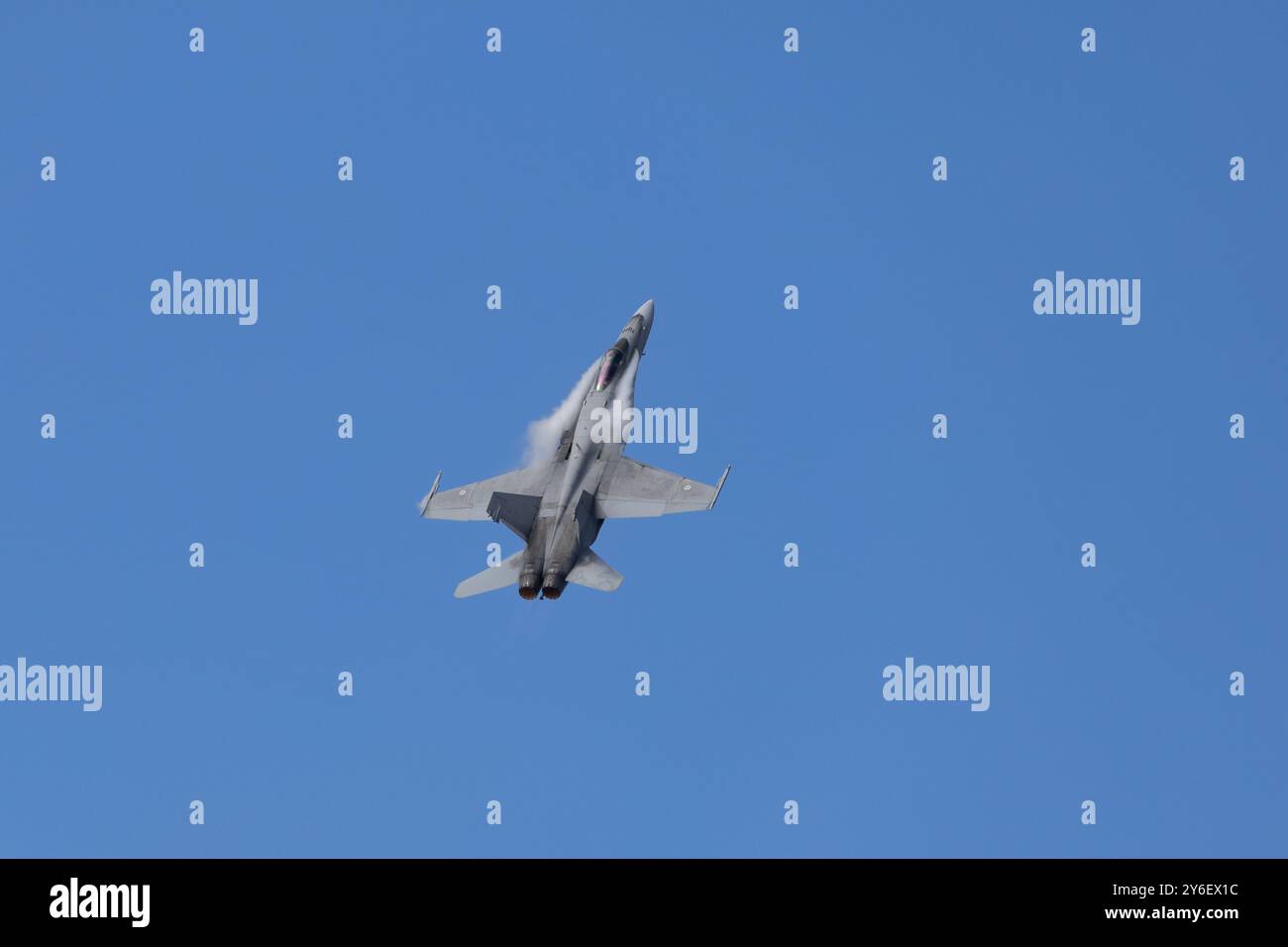 Vertical climb aircraft hi-res stock photography and images - Alamy