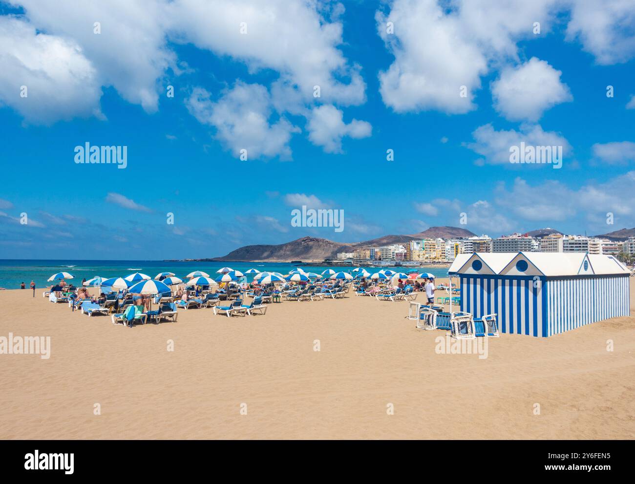 Gran Canaria, Canary Islands, Spain, 25th September 2024. Tourists, basking in glorious sunshine on the city beach in Las Palmas as temperatures reach 32 degrees Celsius. Credit: Alan Dawson/Alamy Live News. Stock Photo
